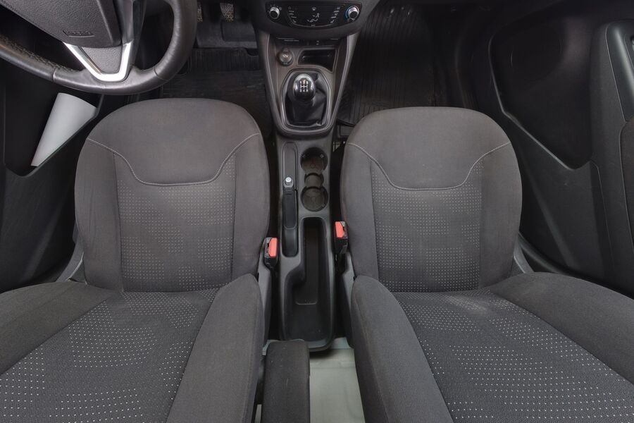 Ford Transit Courier vaihtoauto
