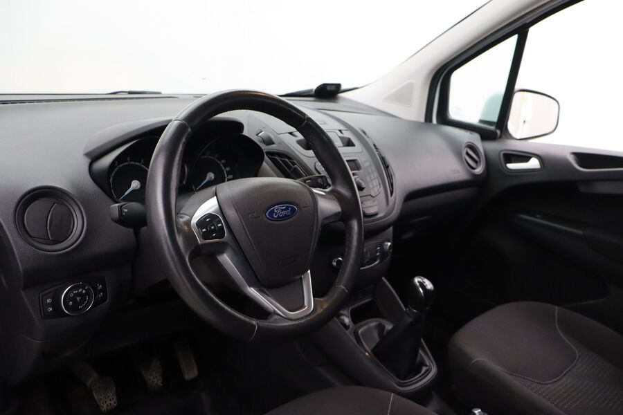 Ford Transit Courier vaihtoauto