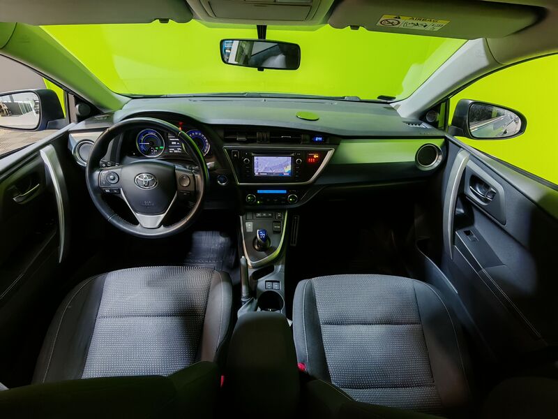 Toyota Auris vaihtoauto