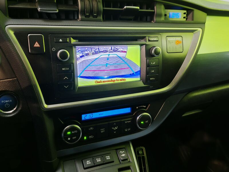 Toyota Auris vaihtoauto