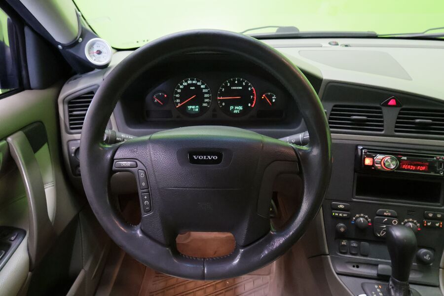 Volvo V70 vaihtoauto