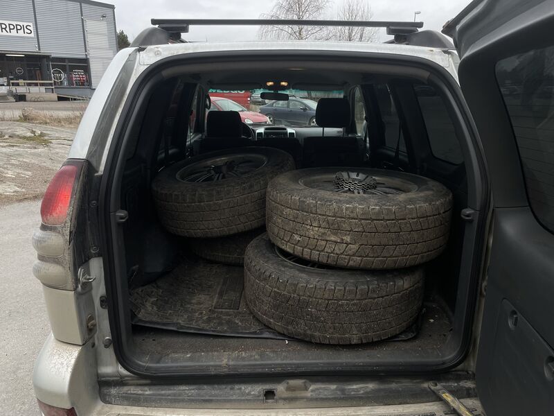 Toyota Land Cruiser vaihtoauto