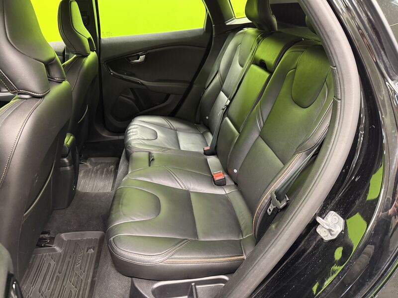 Volvo V40 Cross Country vaihtoauto