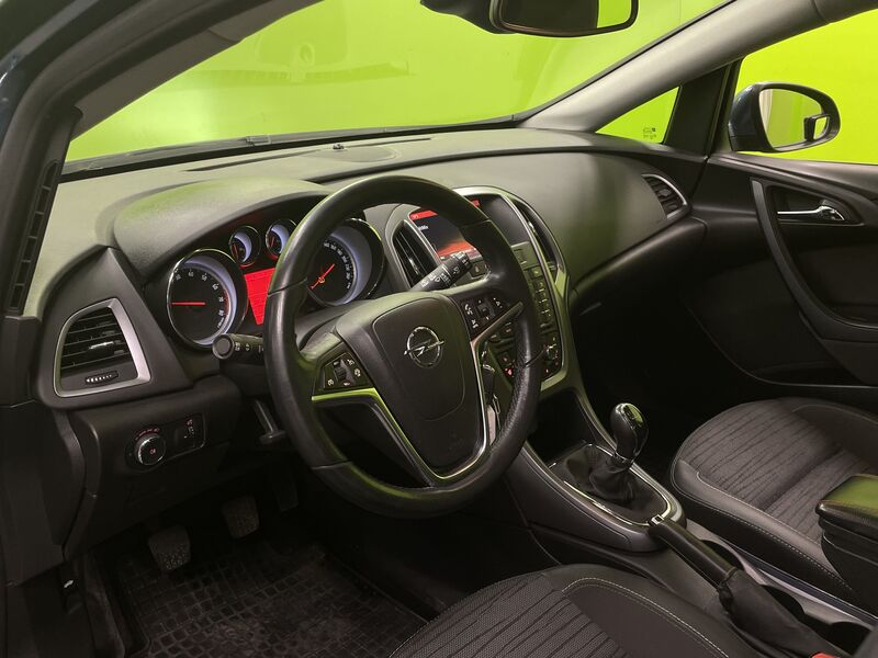 Opel Astra vaihtoauto