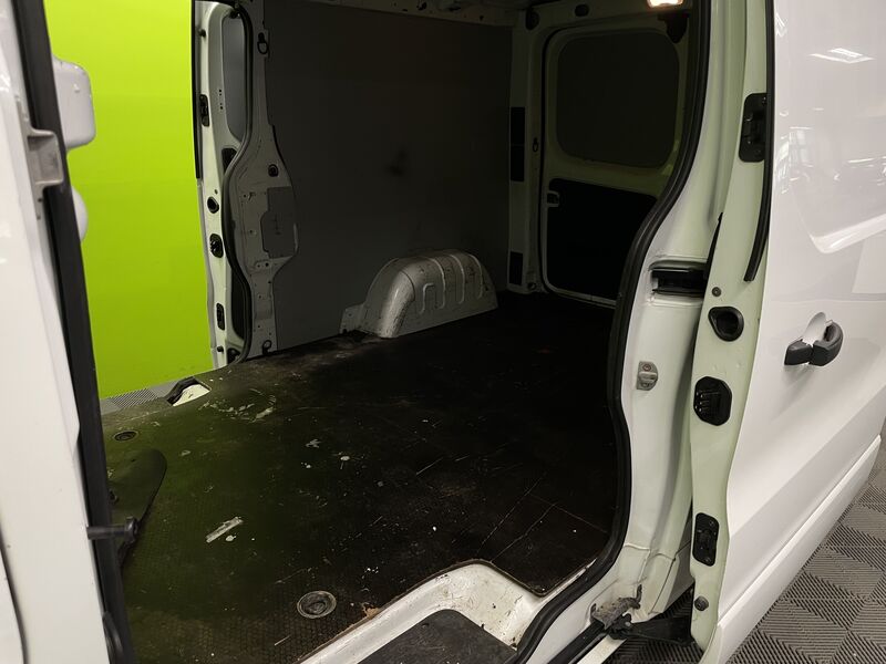 Opel Vivaro vaihtoauto