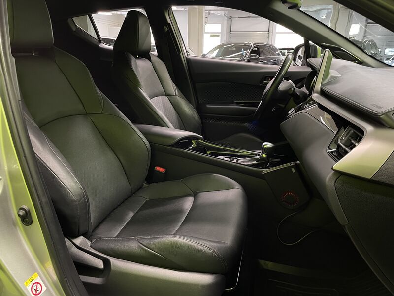 Toyota C-HR vaihtoauto