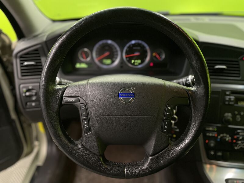 Volvo V70 vaihtoauto