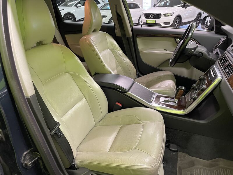 Volvo V70 vaihtoauto