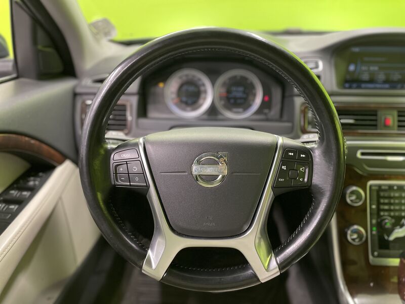 Volvo V70 vaihtoauto