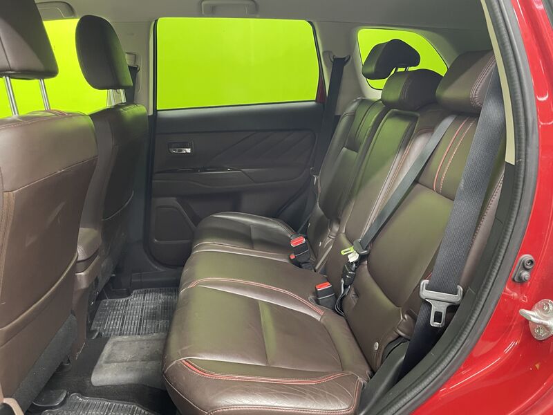 Mitsubishi Outlander PHEV vaihtoauto