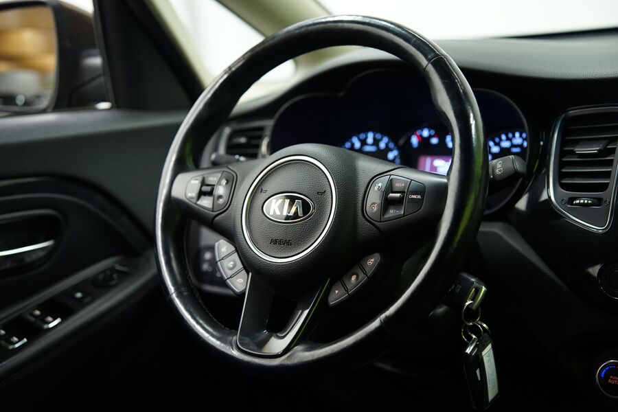 Kia Carens vaihtoauto