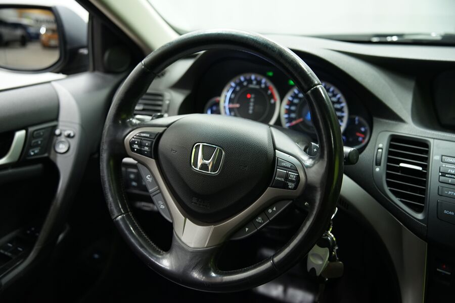 Honda Accord vaihtoauto