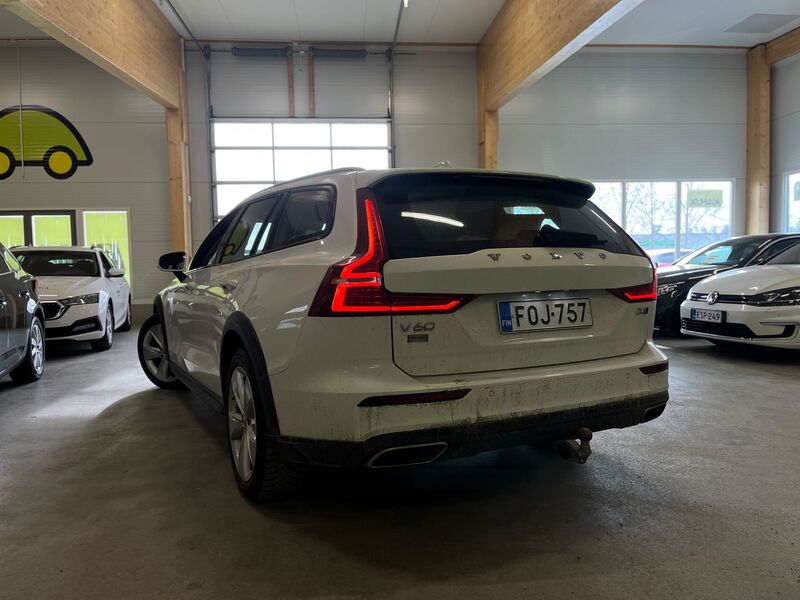 Volvo V60 Cross Country vaihtoauto