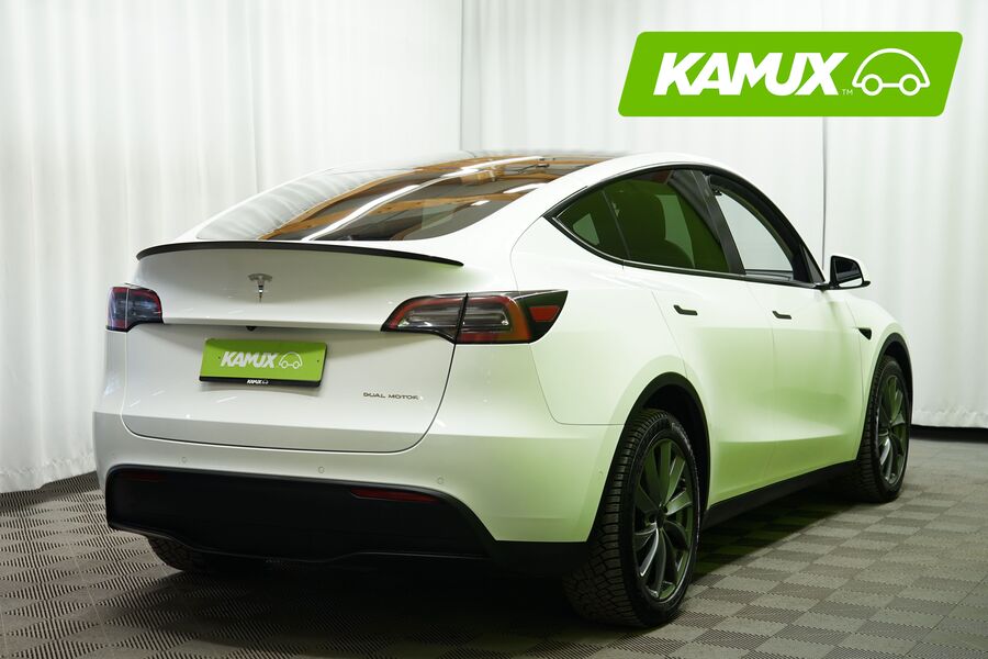 Tesla Model Y vaihtoauto