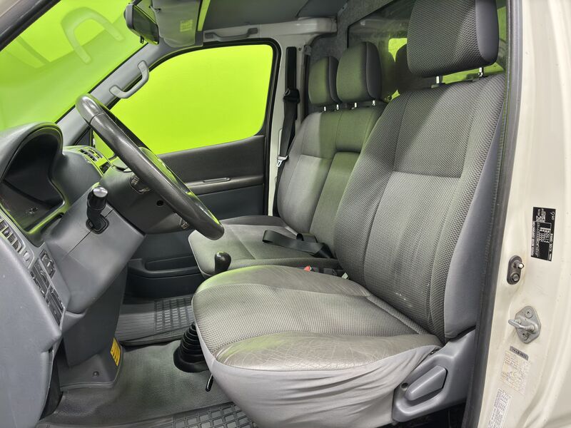 Toyota Hiace vaihtoauto