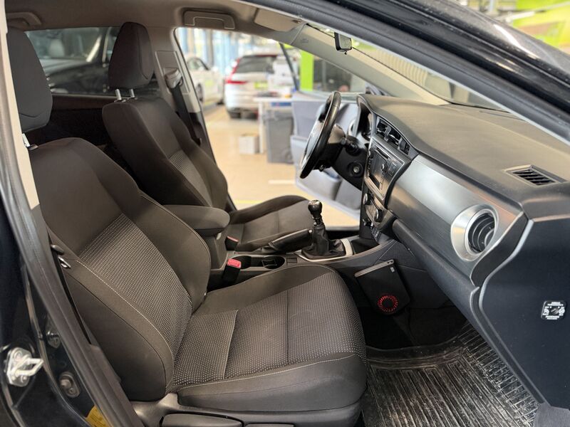 Toyota Auris vaihtoauto