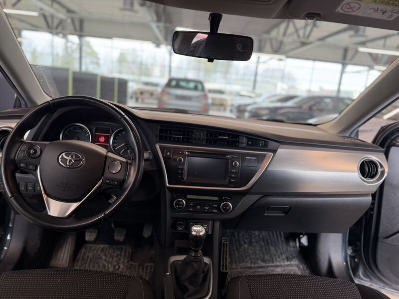 Toyota Auris vaihtoauto