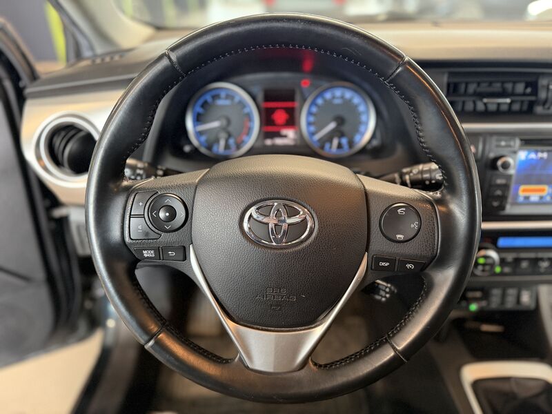 Toyota Auris vaihtoauto