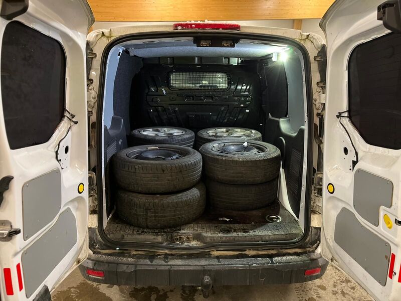 Ford Transit Connect vaihtoauto