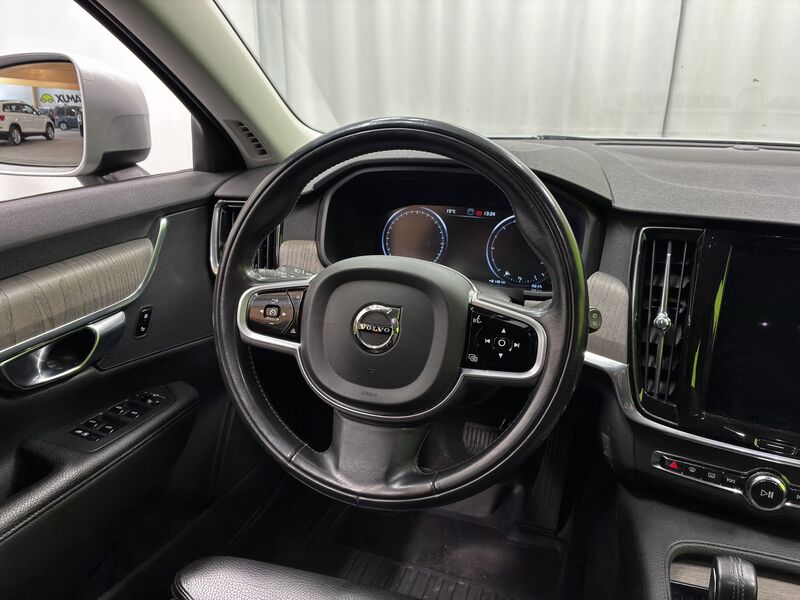 Volvo V90 Cross Country vaihtoauto