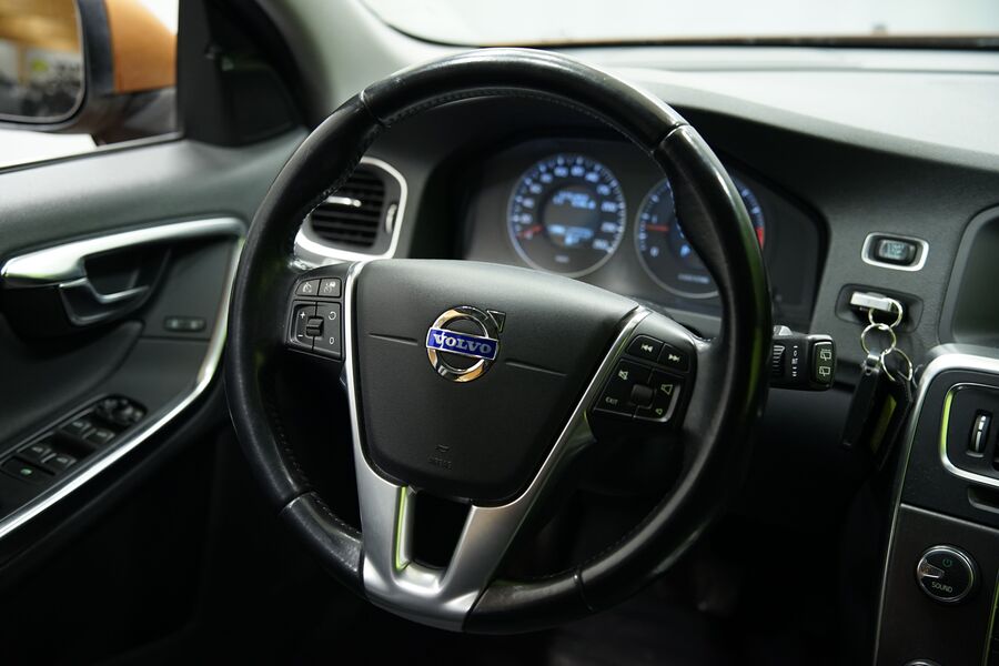 Volvo V60 vaihtoauto