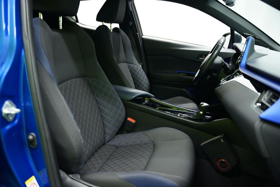 Toyota C-HR vaihtoauto