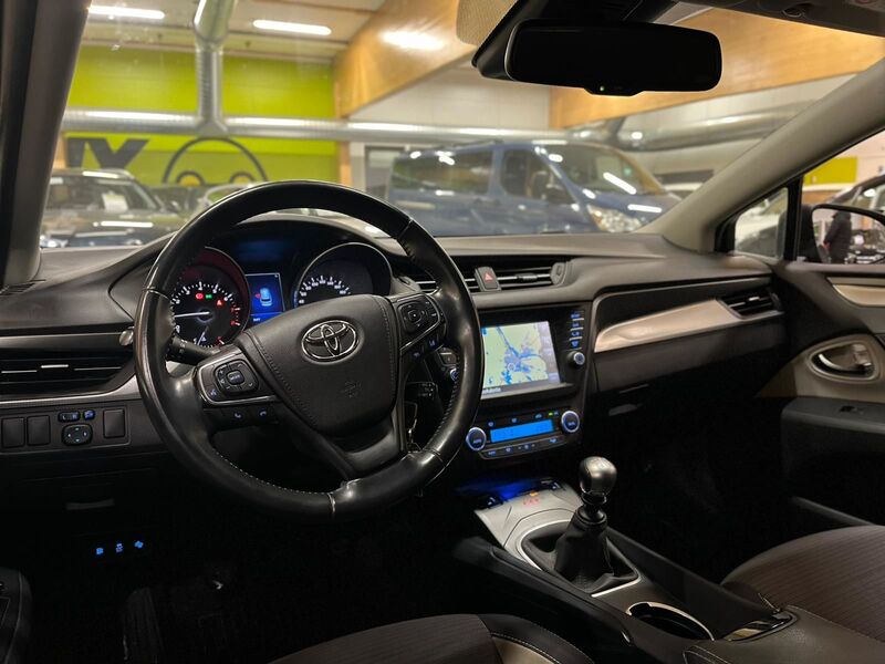 Toyota Avensis vaihtoauto