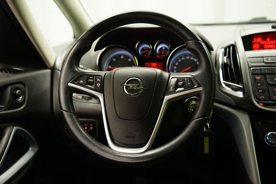 Opel Zafira vaihtoauto