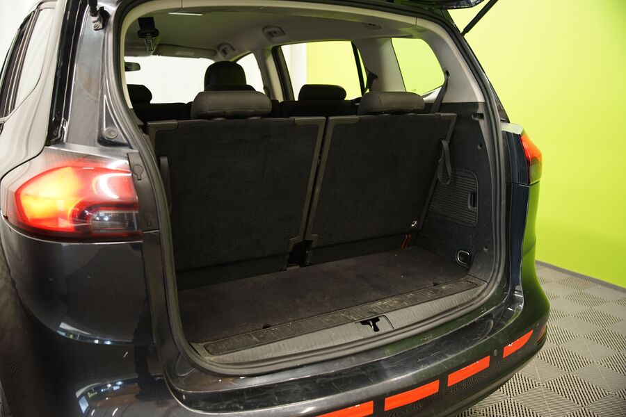 Opel Zafira vaihtoauto