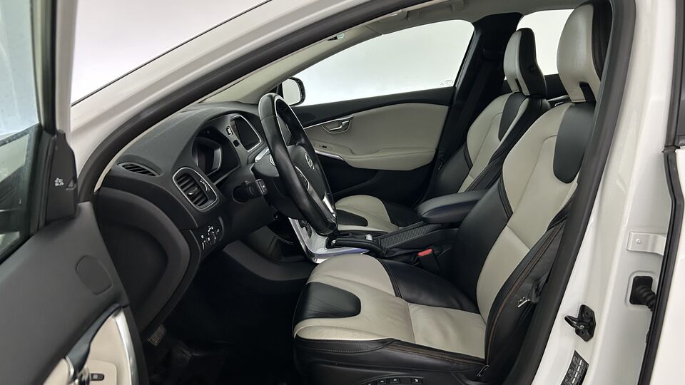 Volvo V40 Cross Country vaihtoauto