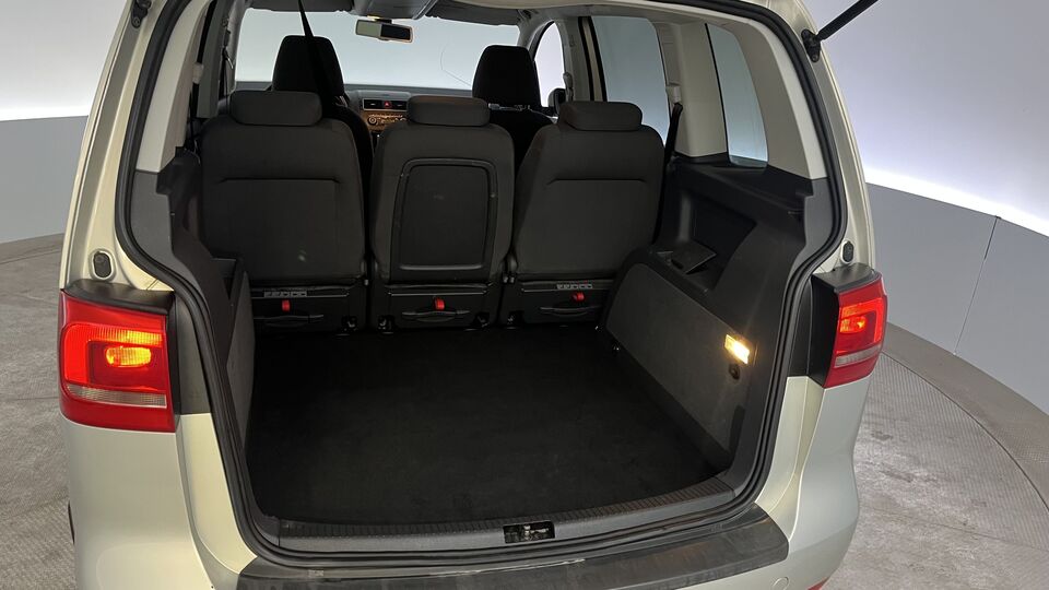 Volkswagen Touran vaihtoauto