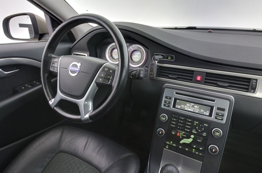 Volvo V70 vaihtoauto