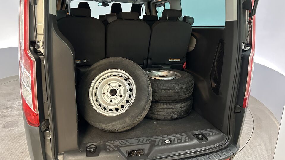 Ford Tourneo Custom vaihtoauto