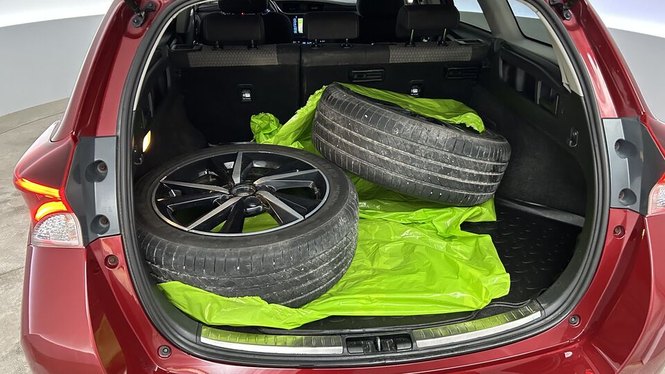 Toyota Auris vaihtoauto