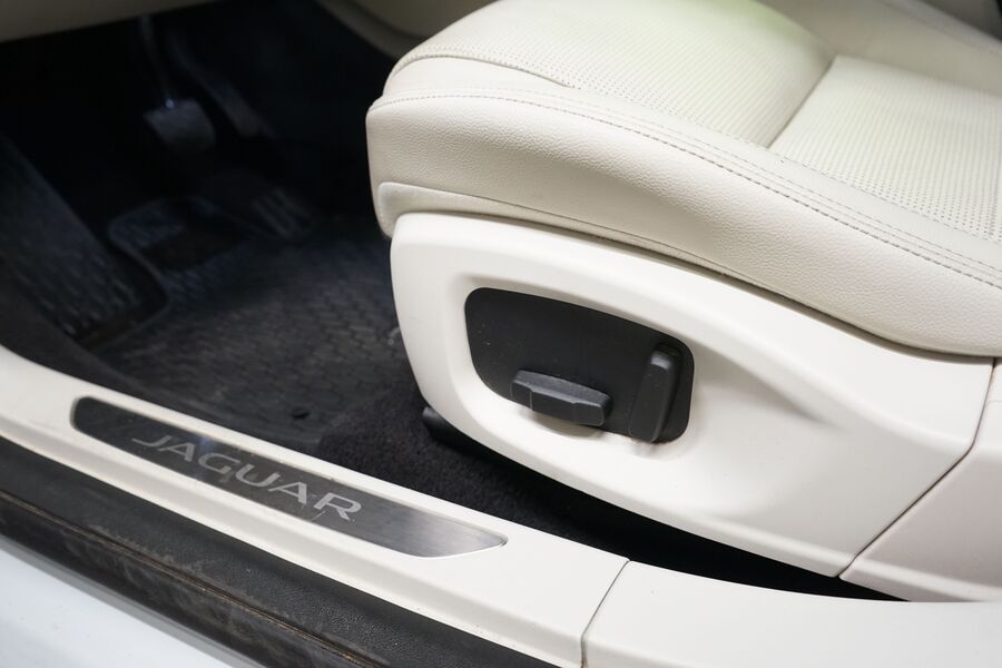 Jaguar I-PACE vaihtoauto