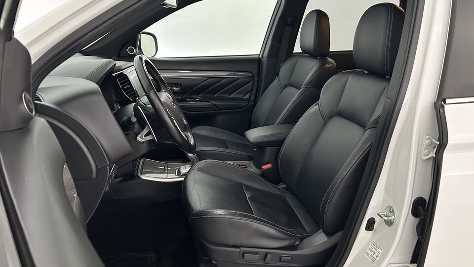 Mitsubishi Outlander PHEV vaihtoauto