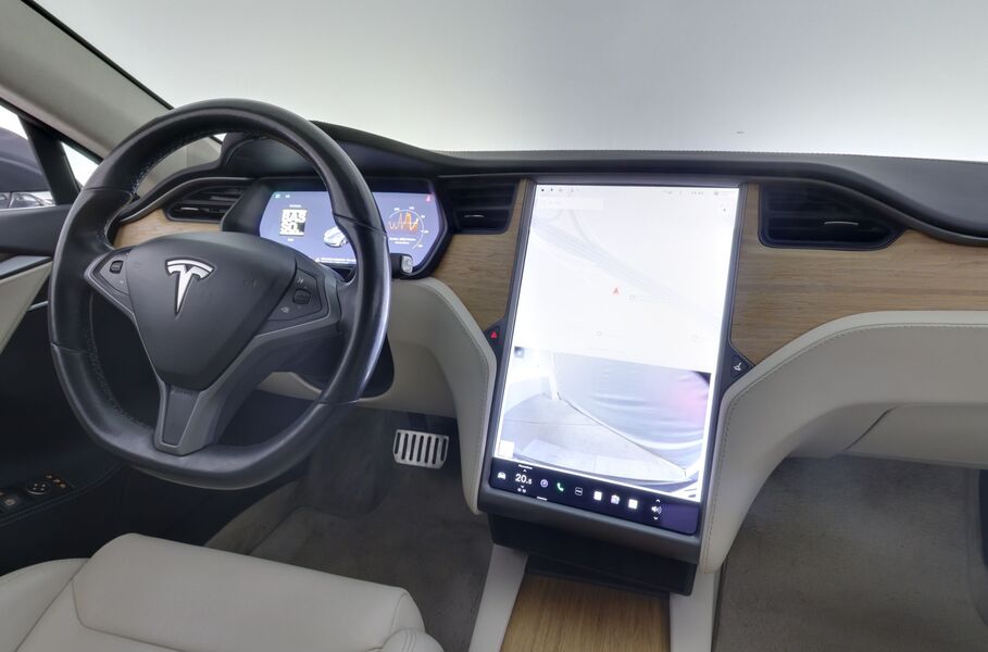 Tesla Model S vaihtoauto
