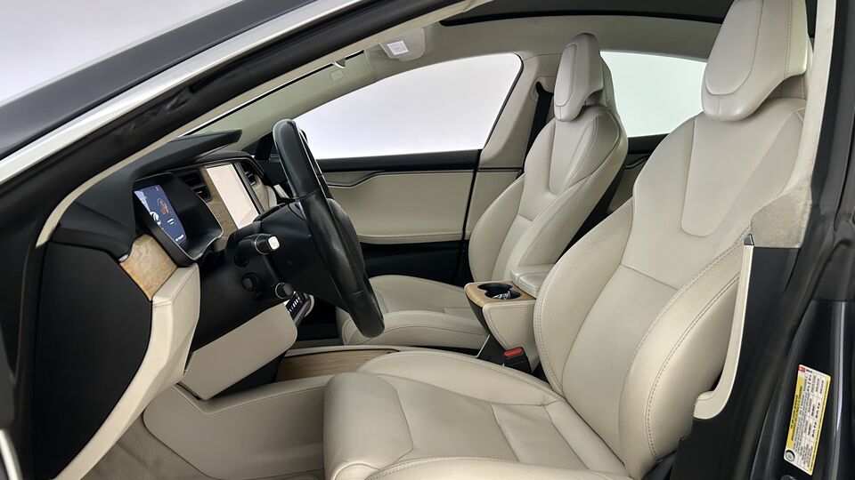 Tesla Model S vaihtoauto