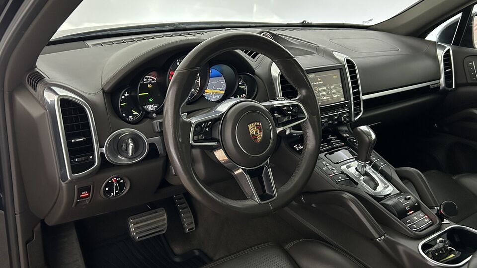 Porsche Cayenne vaihtoauto