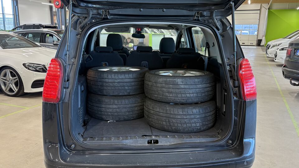 Peugeot 5008 vaihtoauto