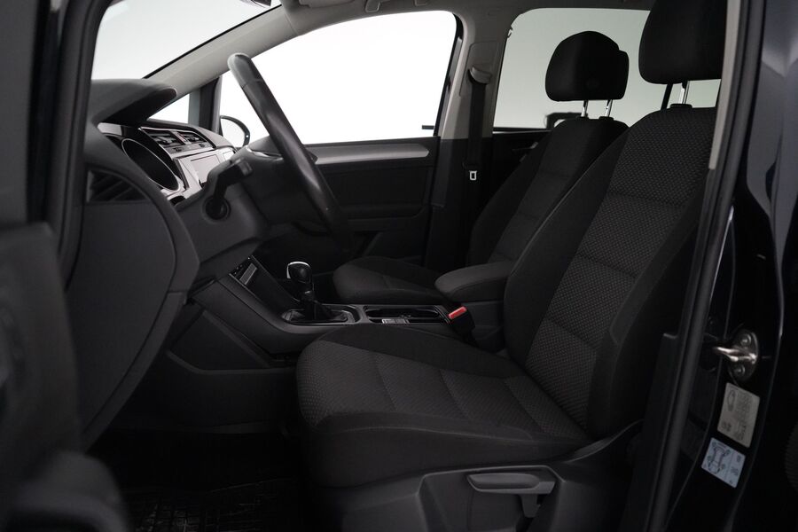 Volkswagen Touran vaihtoauto