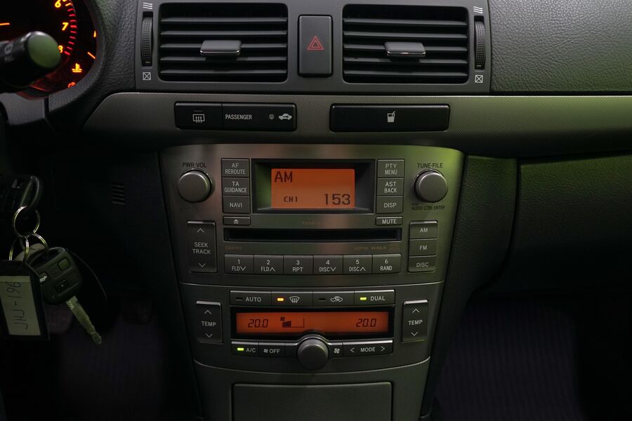 Toyota Avensis vaihtoauto