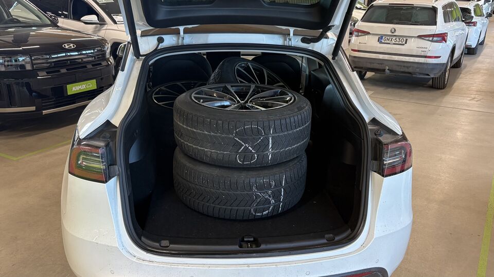 Tesla Model Y vaihtoauto