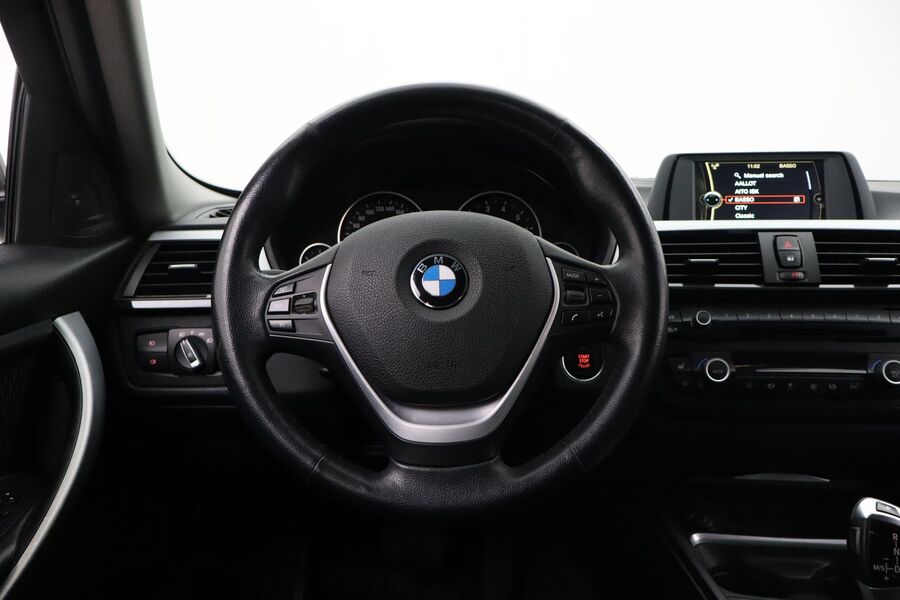 BMW 320 vaihtoauto