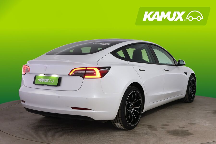 Tesla Model 3 vaihtoauto