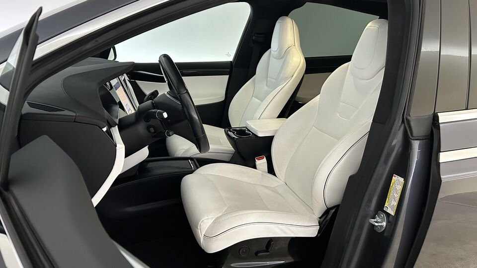 Tesla Model X vaihtoauto