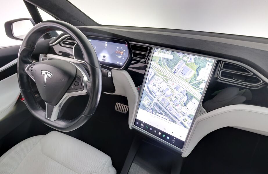 Tesla Model X vaihtoauto