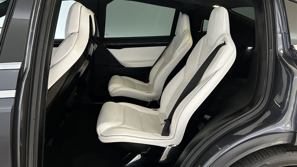 Tesla Model X vaihtoauto