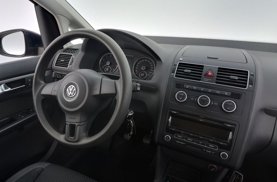 Volkswagen Touran vaihtoauto