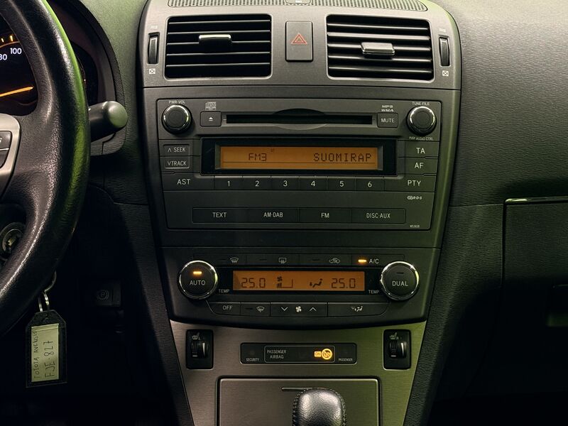 Toyota Avensis vaihtoauto